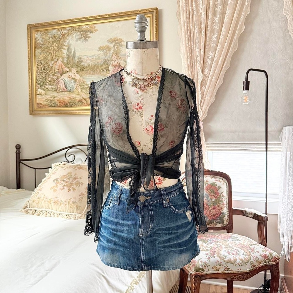 black lace jacket shrug  70s Fredericks of Hollywood - Picture 2 of 7